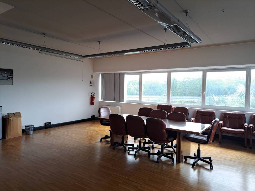 ufficio in affitto a Cepagatti in zona Vallemare