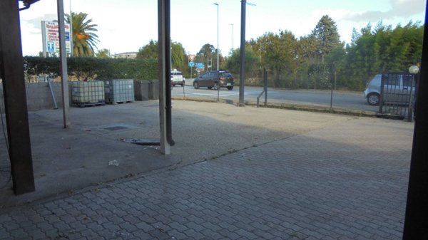 locale commerciale in affitto a Cepagatti in zona Villareia