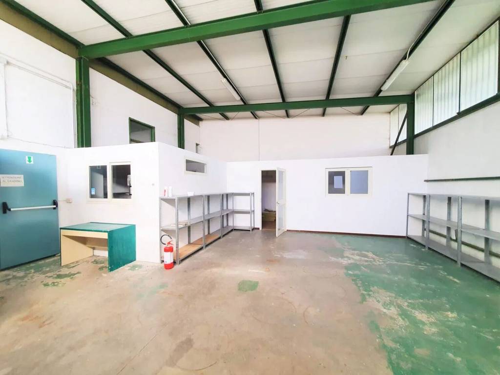 locale commerciale in affitto a Cepagatti in zona Villanova