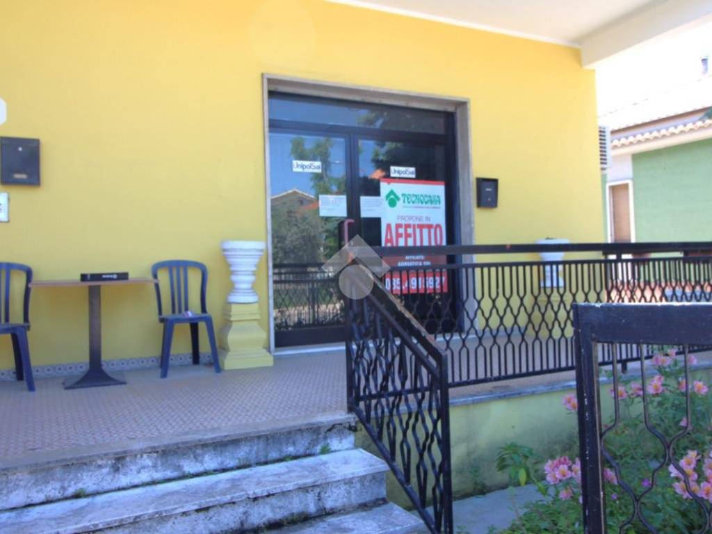 negozio in affitto a Cepagatti