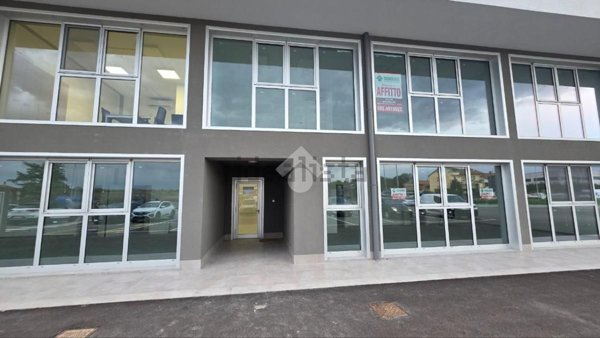 capannone in affitto a Cepagatti