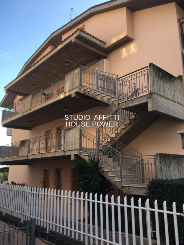 appartamento in affitto a Città Sant'Angelo in zona Fonte Umano