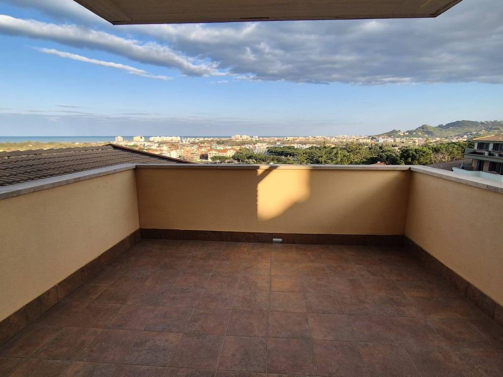 appartamento in affitto a Città Sant'Angelo in zona San Martino