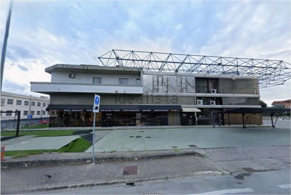 locale commerciale in affitto a Città Sant'Angelo in zona San Martino