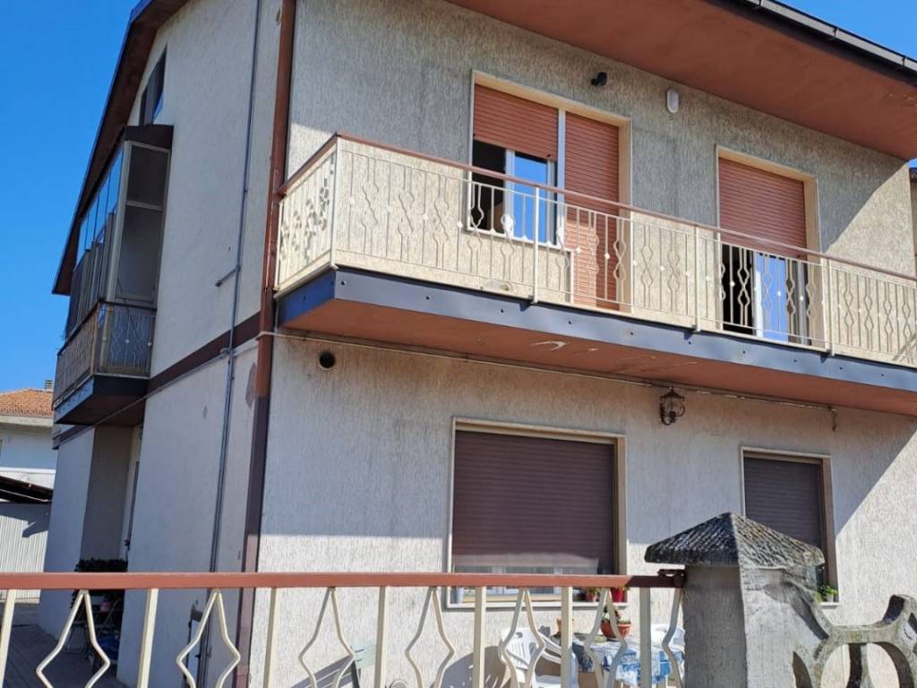 appartamento in affitto a Loreto Aprutino