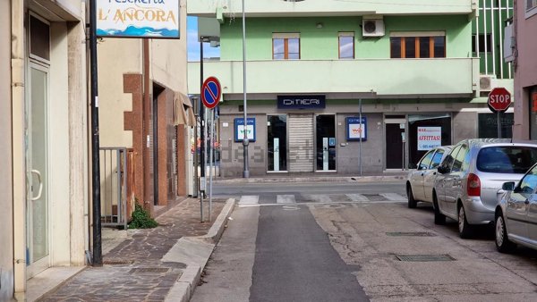 locale commerciale in affitto a Montesilvano