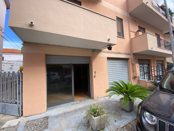 locale commerciale in affitto a Montesilvano