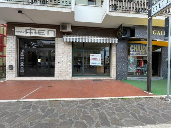 negozio in affitto a Montesilvano