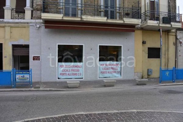 negozio in affitto a Montesilvano