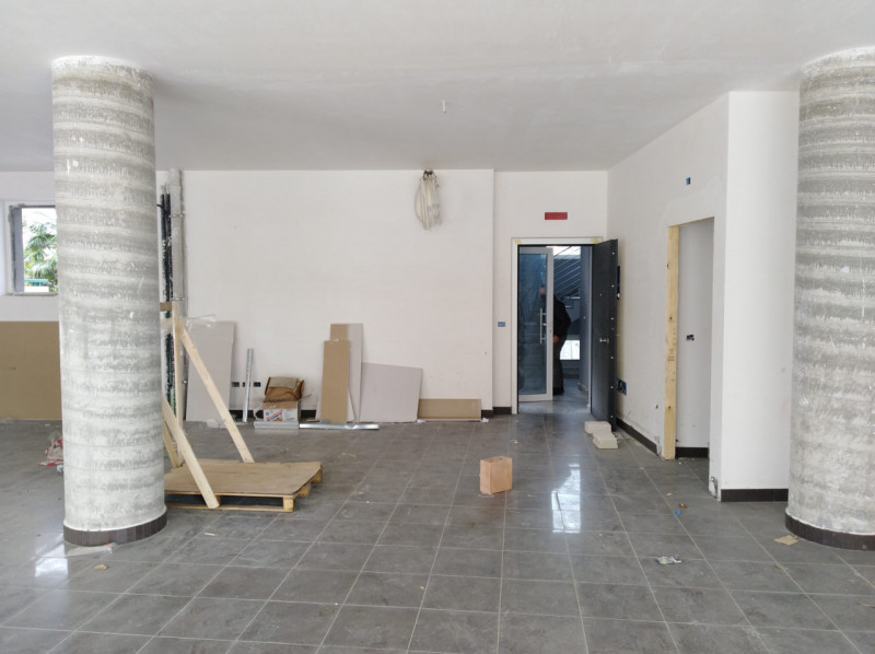 locale commerciale in affitto a Montesilvano