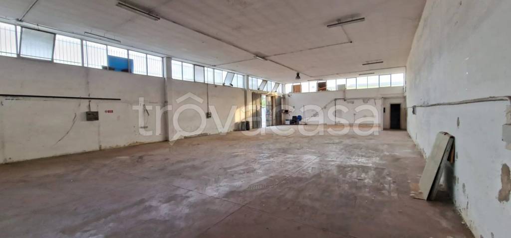 locale commerciale in affitto a Montesilvano