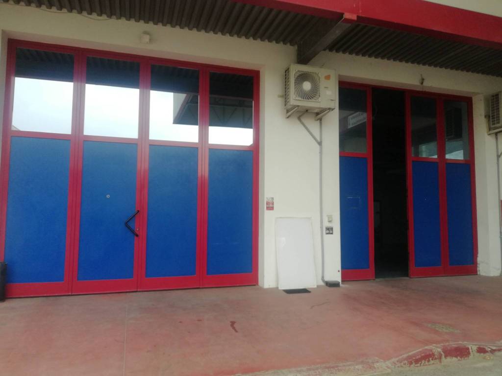 locale commerciale in affitto a Montesilvano