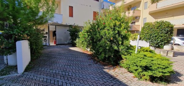 locale commerciale in affitto a Montesilvano