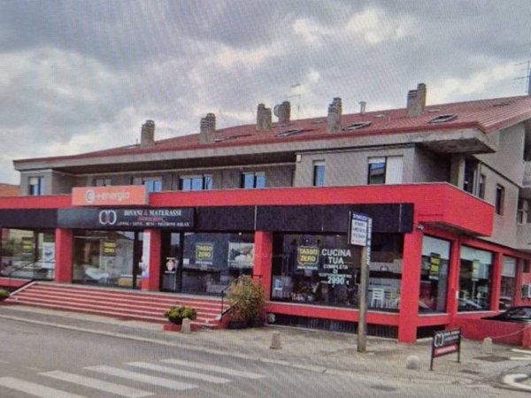 negozio in affitto a Montesilvano