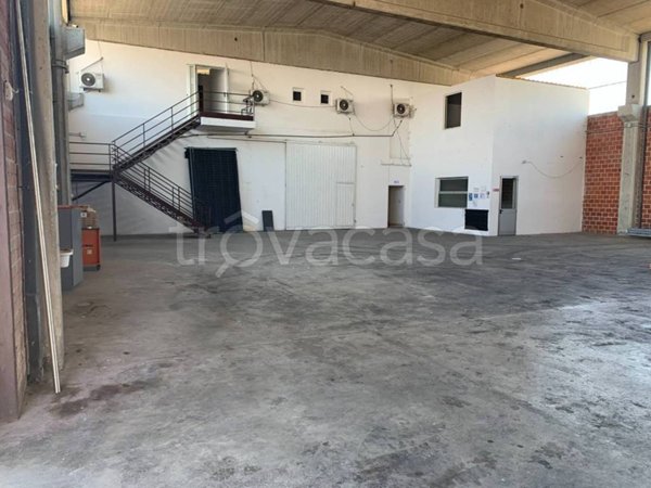 locale commerciale in affitto a Montesilvano