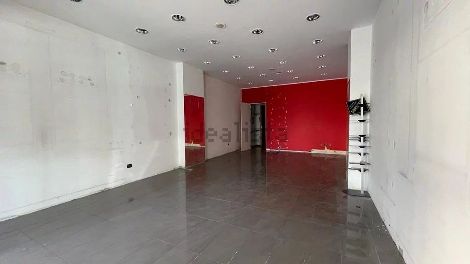 locale commerciale in affitto a Montesilvano