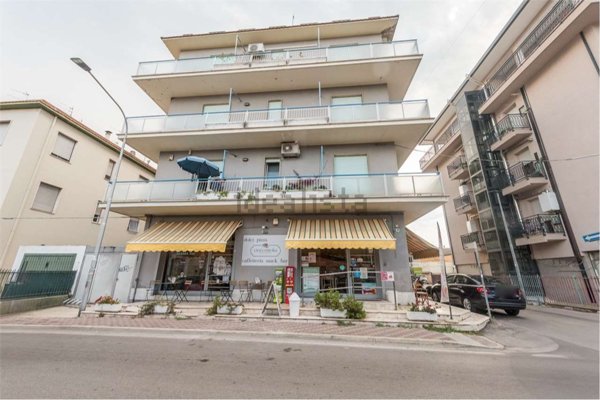 negozio in affitto a Montesilvano