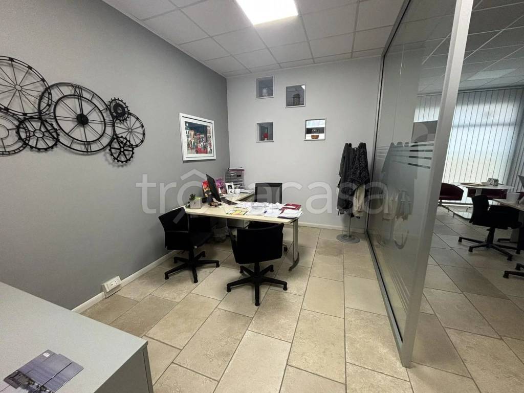 negozio in affitto a Montesilvano