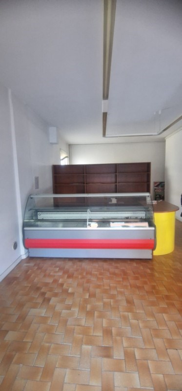 negozio in affitto a Montesilvano