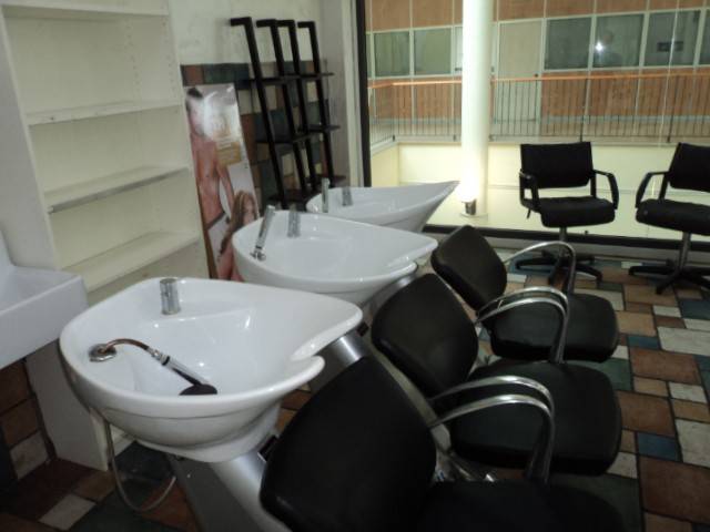 negozio in affitto a Montesilvano in zona Villa Carmine