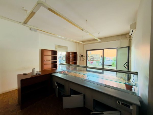 locale commerciale in affitto a Montesilvano