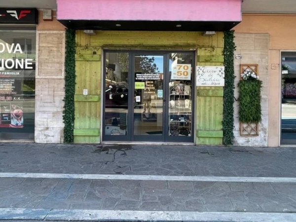 negozio in affitto a Montesilvano