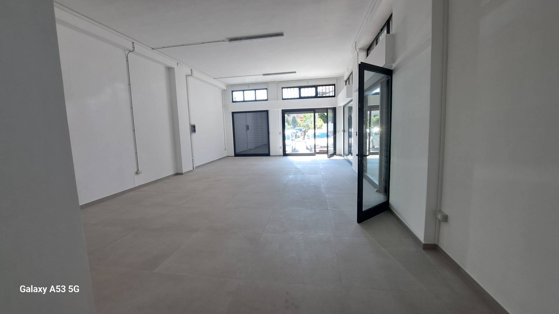 locale commerciale in affitto a Montesilvano