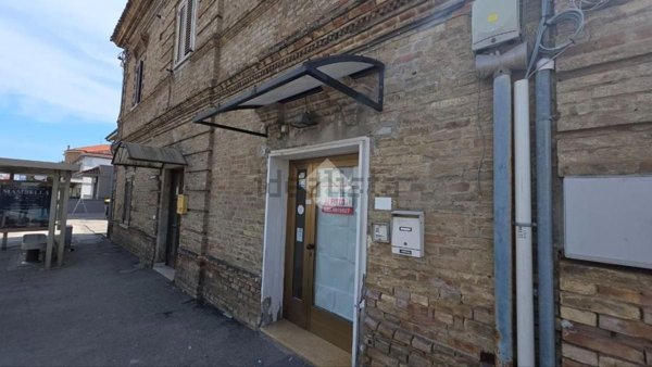 negozio in affitto a Montesilvano