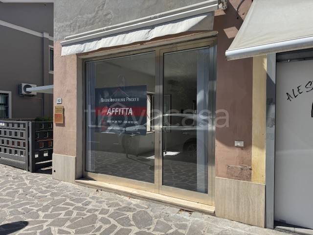 negozio in affitto a Montesilvano