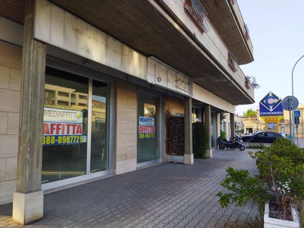 locale commerciale in affitto a Montesilvano