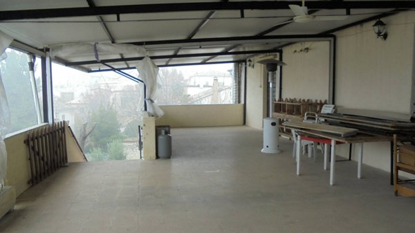 locale commerciale in affitto a Nocciano