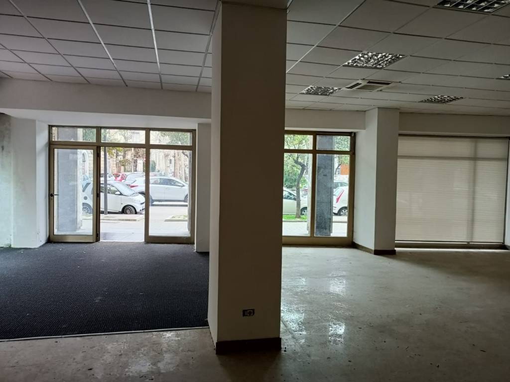 negozio in affitto a Pescara in zona Porta Nuova