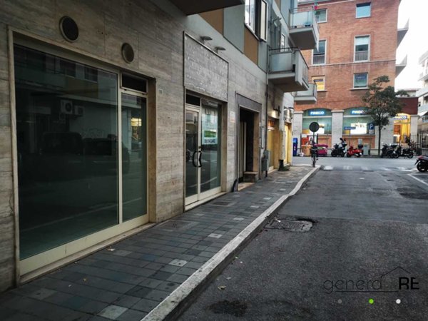 locale commerciale in affitto a Pescara