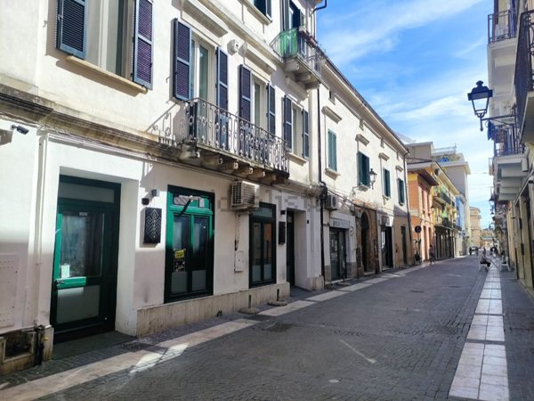 negozio in affitto a Pescara