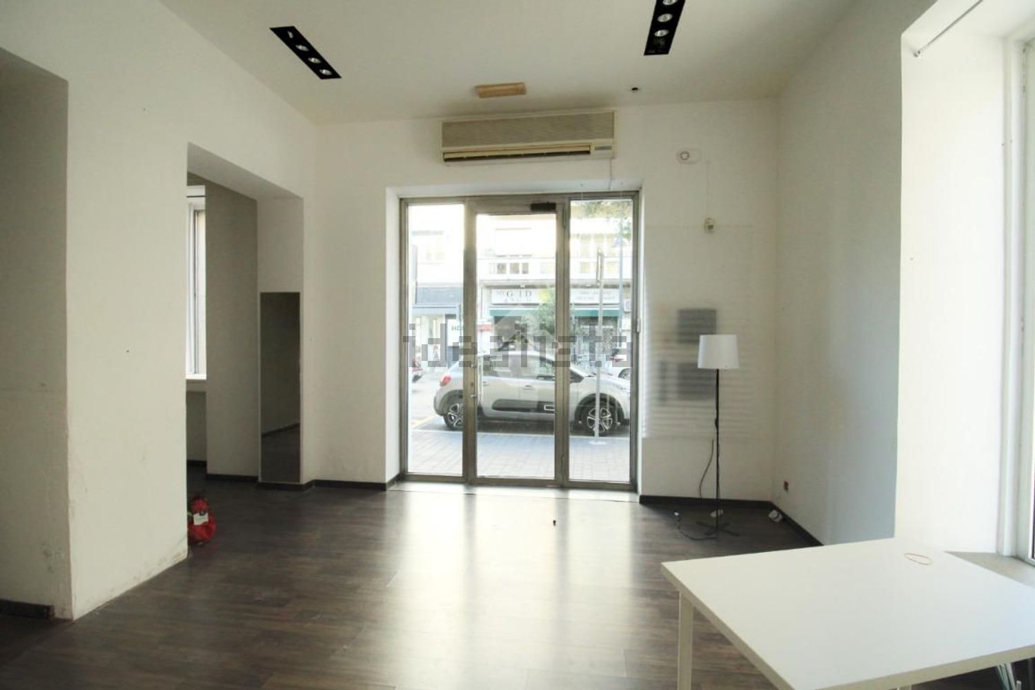locale commerciale in affitto a Pescara