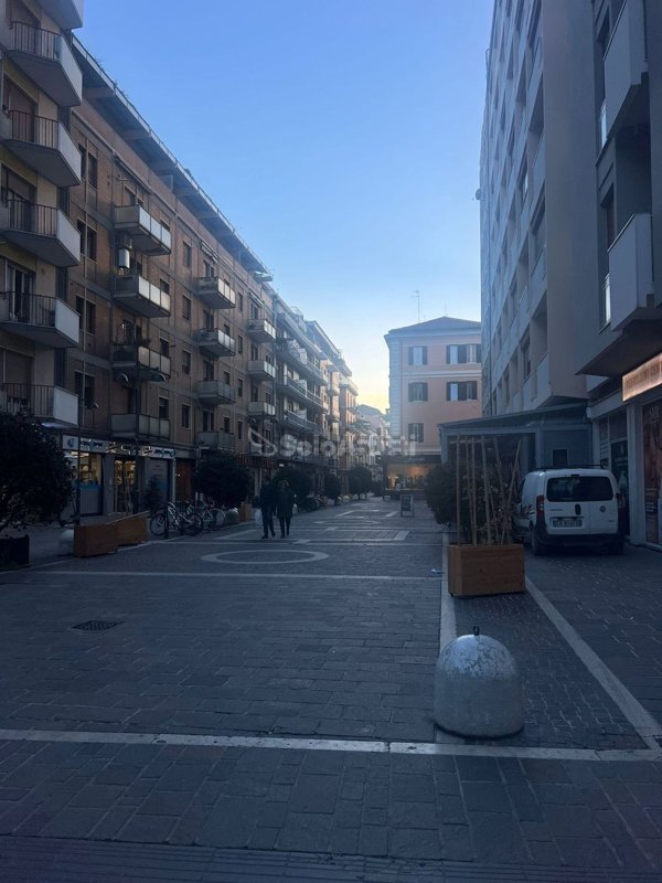 locale commerciale in affitto a Pescara in zona Centro Città
