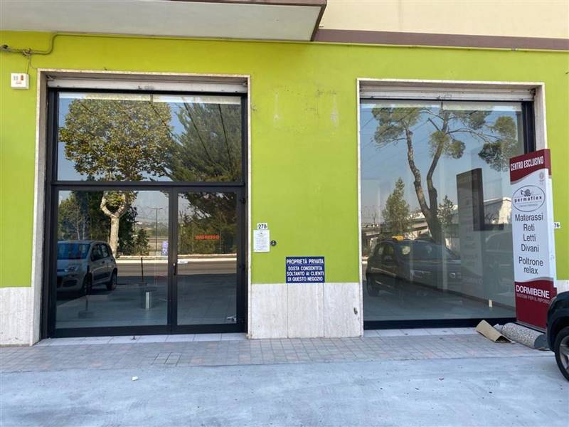 locale commerciale in affitto a Pescara