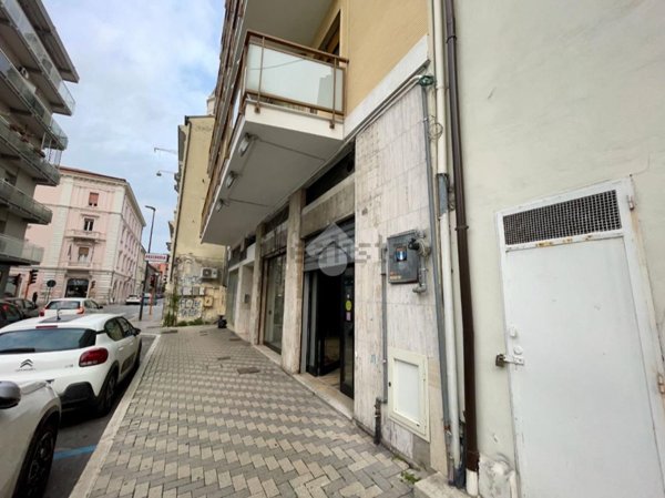 negozio in affitto a Pescara in zona Centro Città