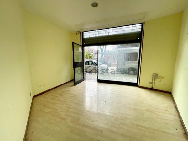 negozio in affitto a Pescara in zona Porta Nuova