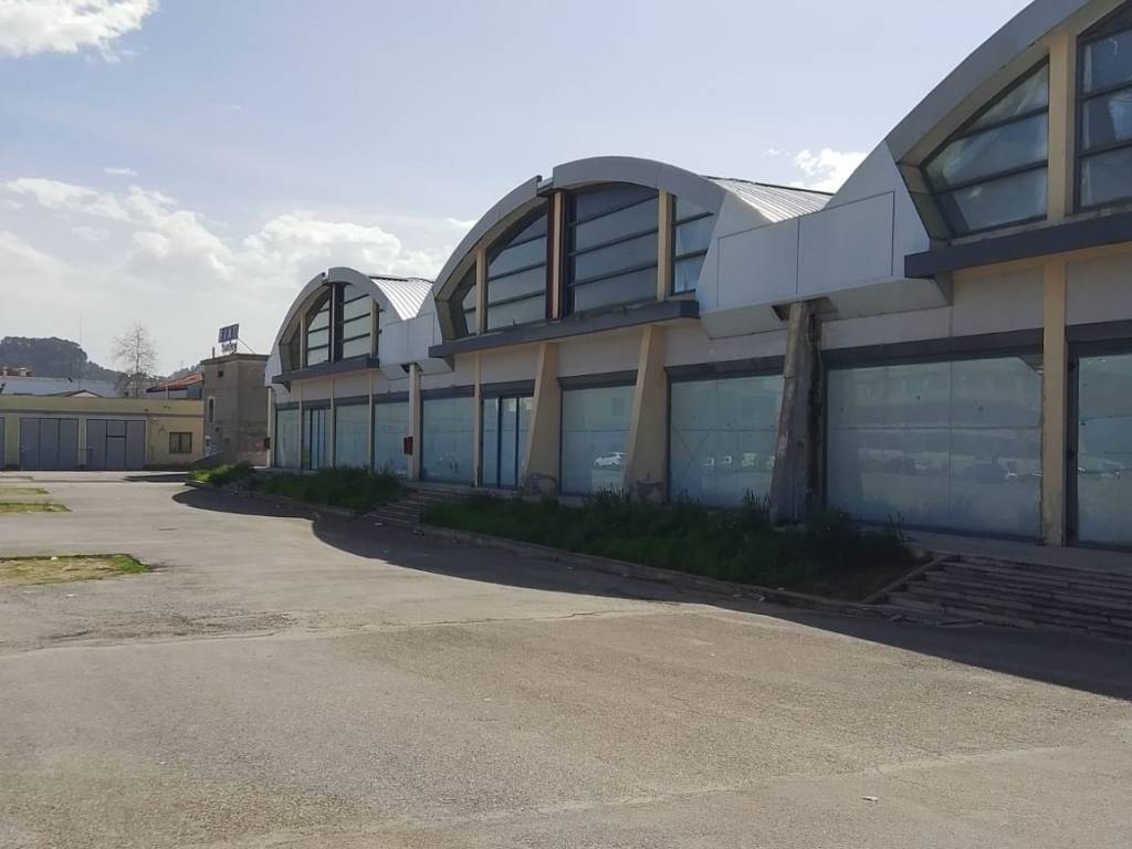 locale commerciale in affitto a Pescara