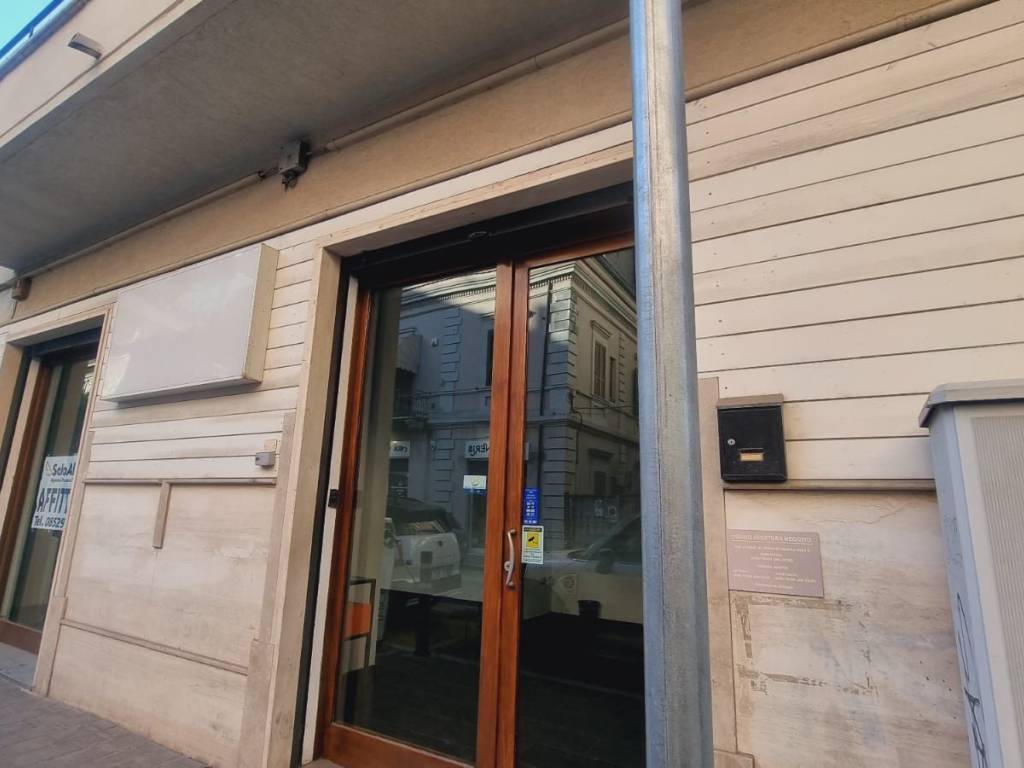 negozio in affitto a Pescara in zona Centro Città