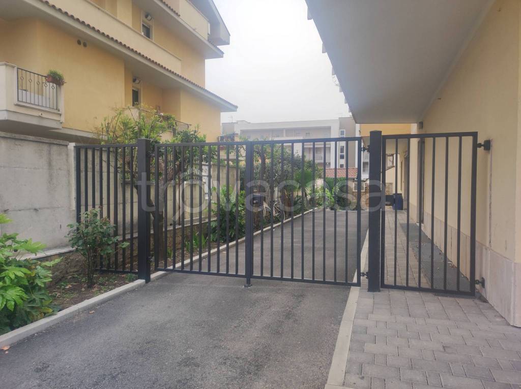 locale di sgombero in affitto a Pescara in zona Duca degli Abruzzi