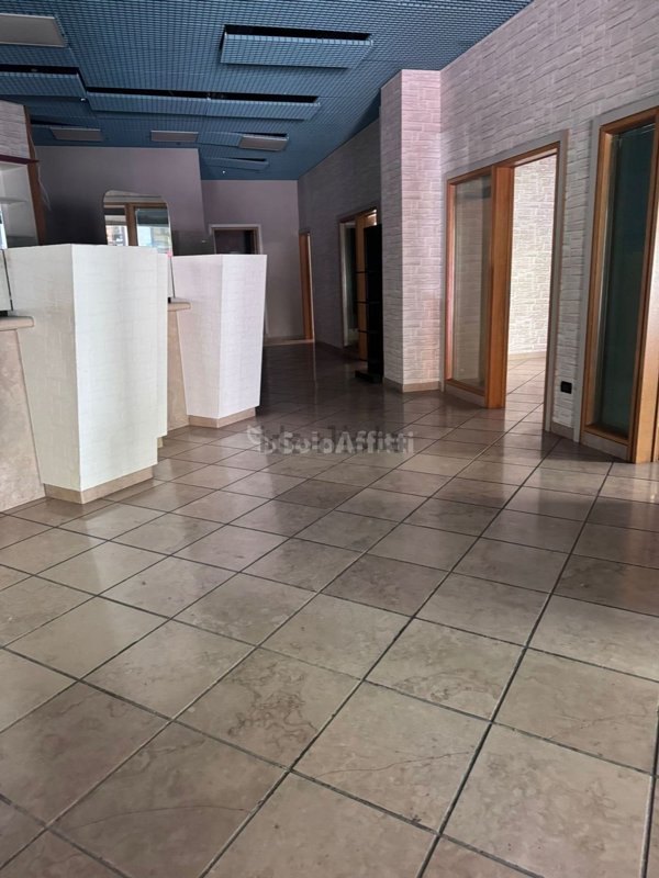 locale commerciale in affitto a Pescara