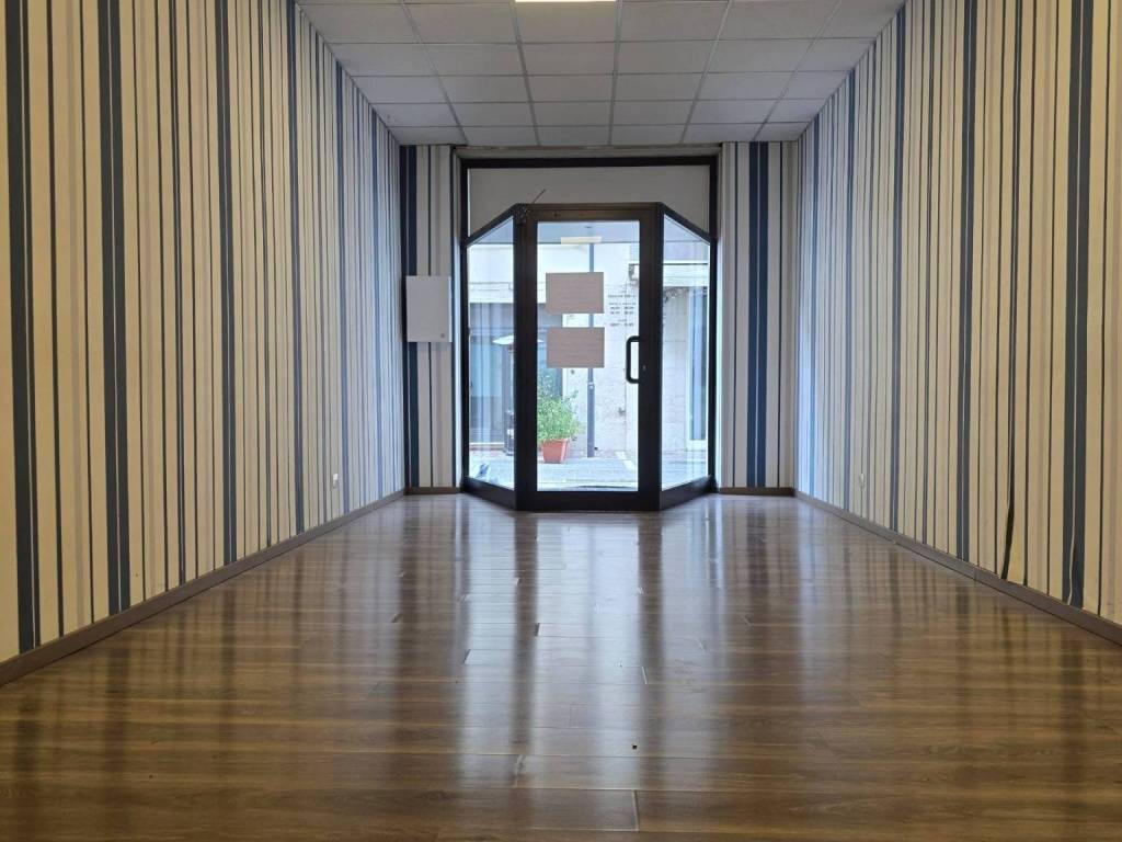 negozio in affitto a Pescara