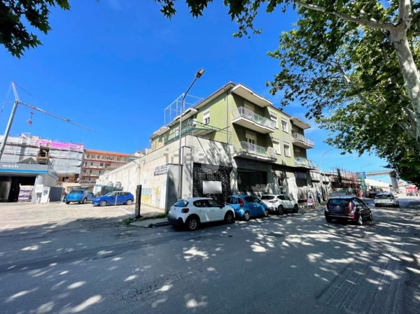 negozio in affitto a Pescara