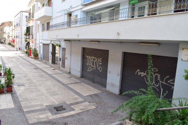 locale di sgombero in affitto a Pescara in zona Porta Nuova
