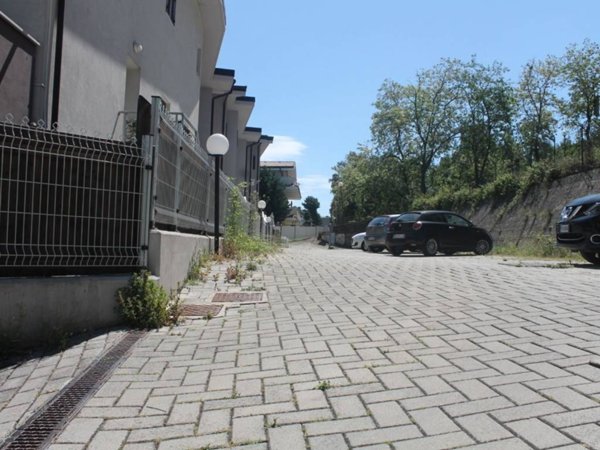 casa indipendente in affitto a Pescara in zona Pineta