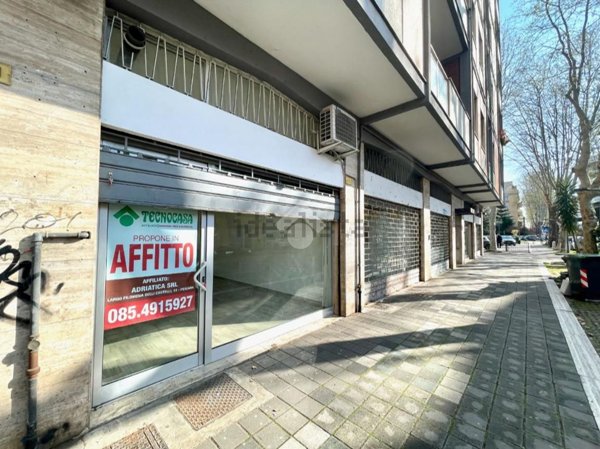 negozio in affitto a Pescara in zona Stadio