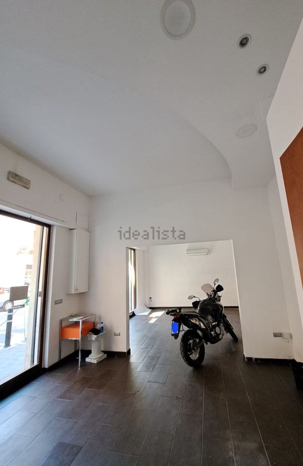 locale commerciale in affitto a Pescara