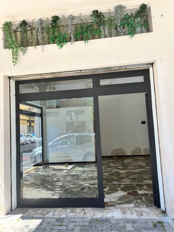 locale commerciale in affitto a Pescara